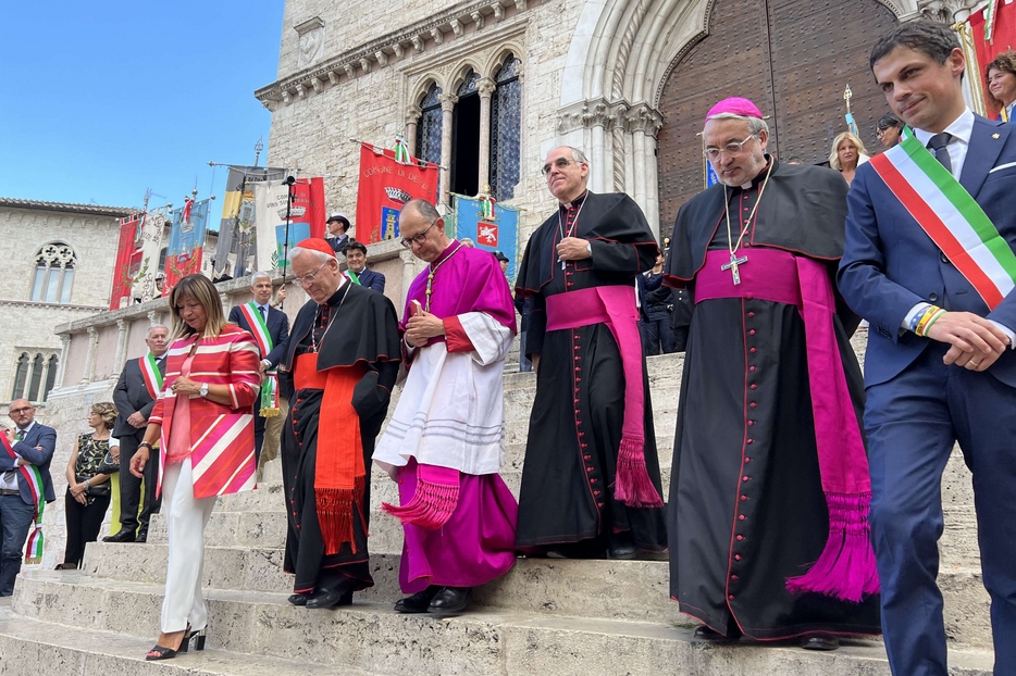 L'arcivescovo Maffeis nel saluto alle istituzioni