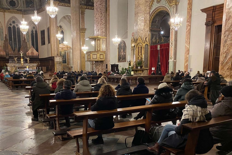 La veglia di preghiera per la pace a Perugia con il cardinale Bassetti