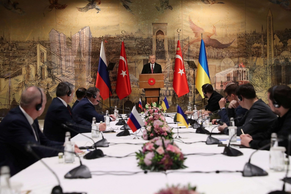 Il presidente turco Erdogan ha parlato alle delegazioni ucraina e russa