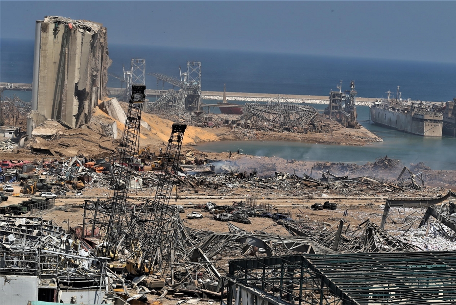Un'altra immagige del porto di Beirut distrutto dallo scoppio