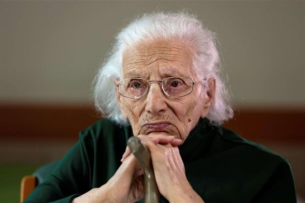 Dova Govergeviz, 100 anni, sopravvissuta alla persecuzione nazifascista, è stata portata in Israele dall'Ucraina. Ora vive a Netanya, a nord di Tel Aviv