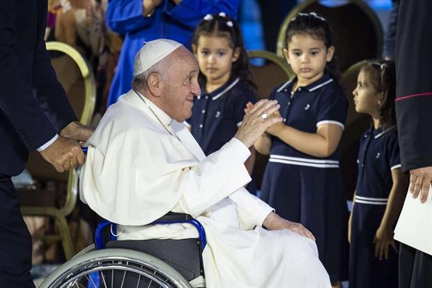 L'arrivo di papa Francesco all'Incontro mondiale delle famiglie