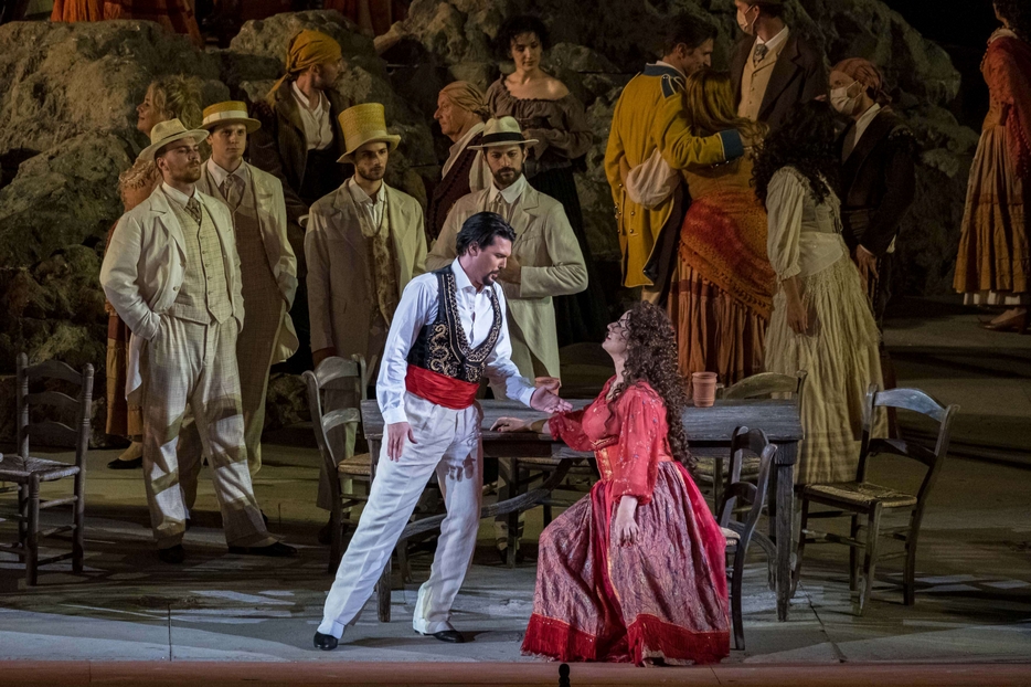 Luca Micheletti interpreta Escamillo in 'Carmen' all'Arena di Verona