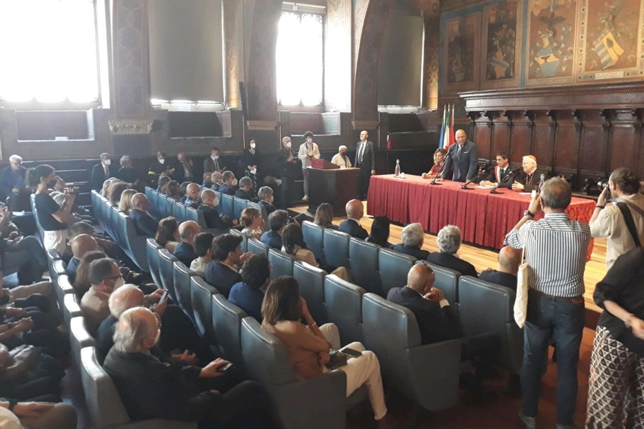 La cerimonia per il conferimento della cittadinanza onoraria di Perugia al cardinale Gualtiero Bassetti
