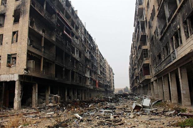 il centro di Aleppo devastato nel 2015