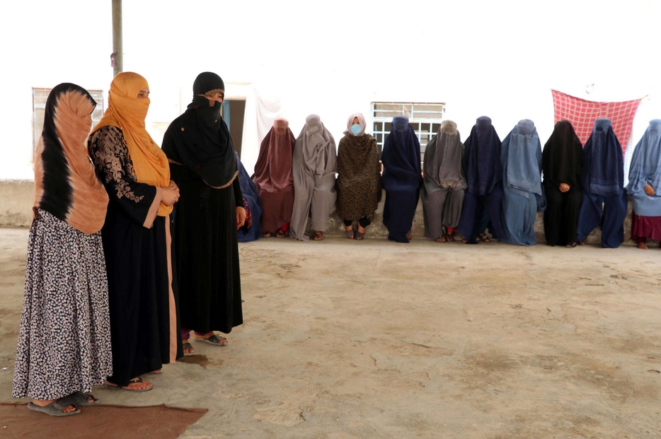 Donne in una prigione dei talebani