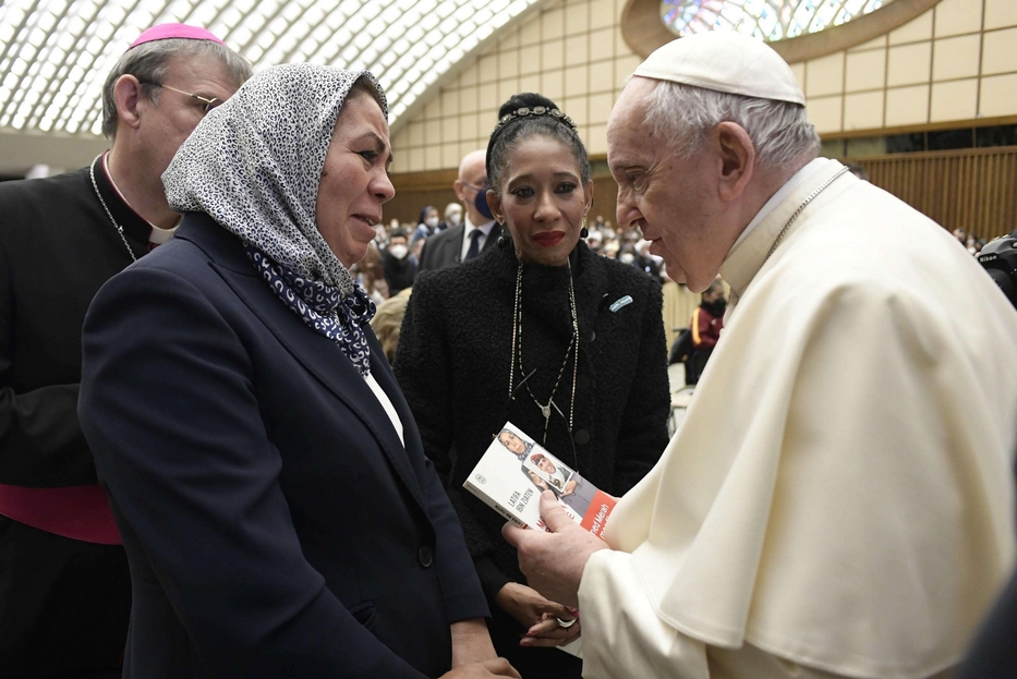 Il Papa durante un'udienza generale