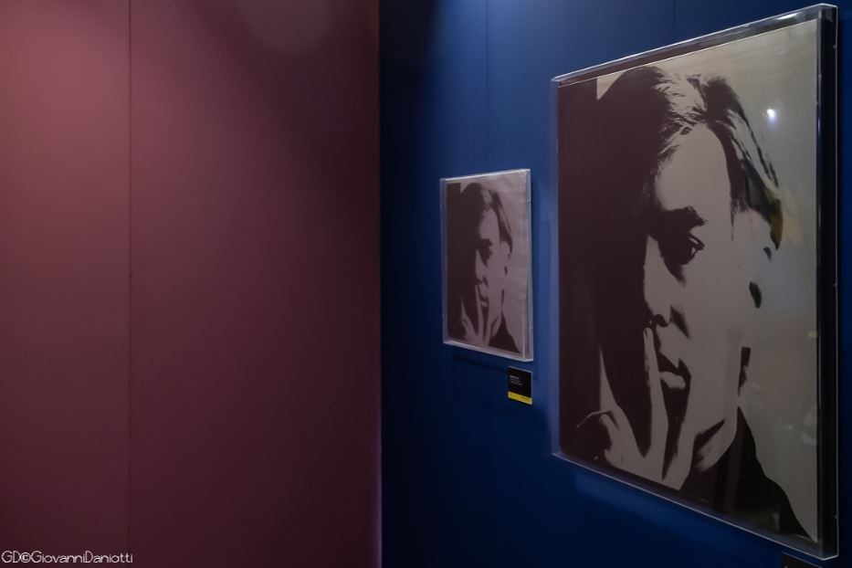 Un'immgine dell'allestimento della mostra 'Andy Warhol. La pubblicità della forma' alla Fabbrica del Vapore di Milano
