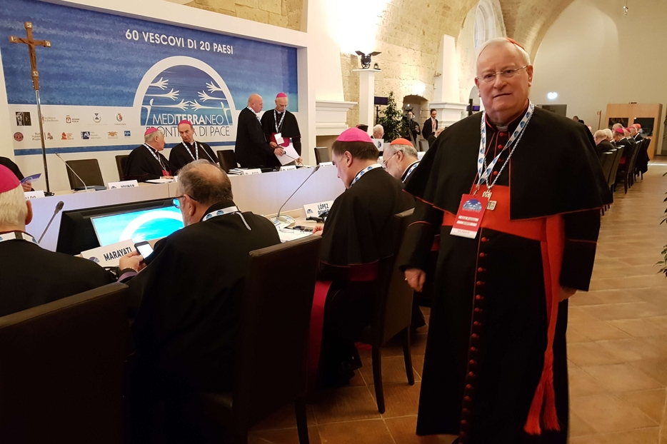Il cardinale Bassetti all'incontri dei vescovi del Mediterraneo per la pace a Bari