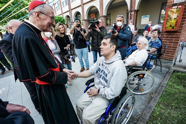Il cardinale Parolin al Cottolengo di Torino