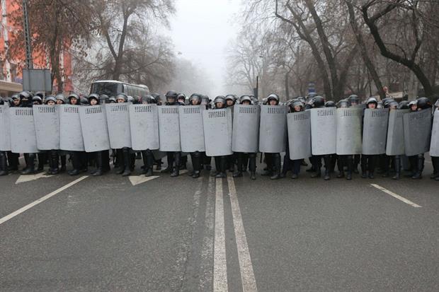 Polizia schierata nelle strade di Almaty