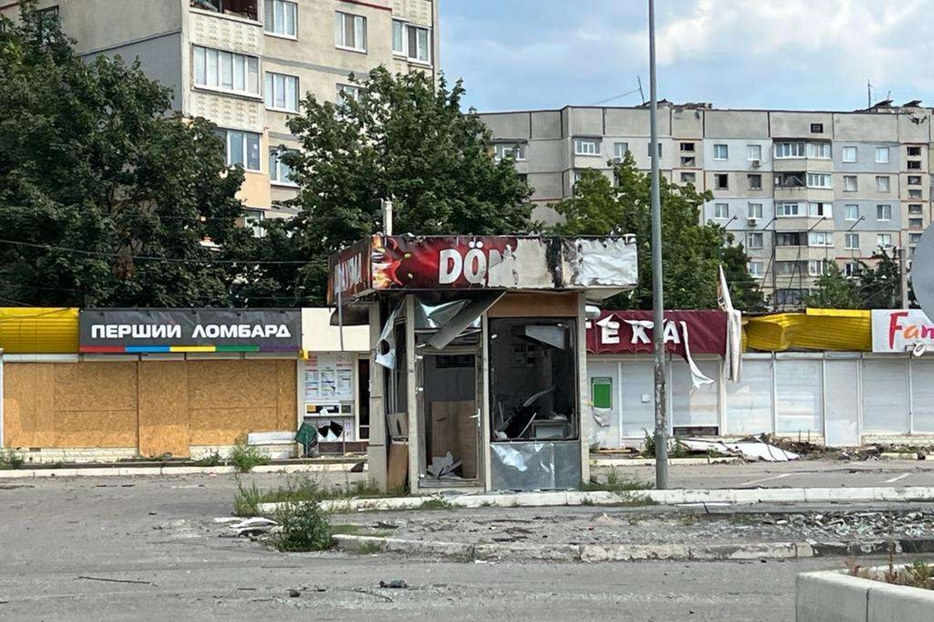 L'agglomerato di Saltivka, alla periferia di Kharkiv, devastato dalle bombe russe, dove si continua ad abitare fra i palazzi colpiti