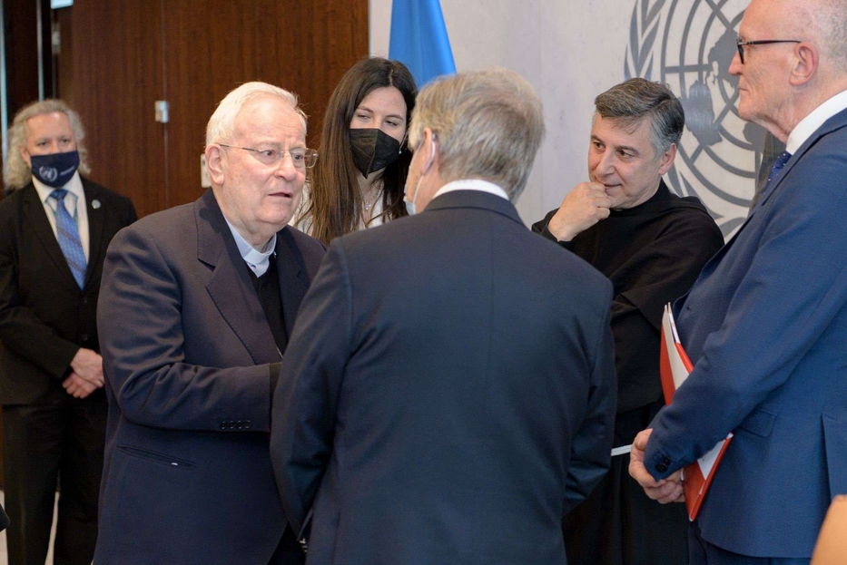 Il cardinale Gualtiero Bassetti e il segretario Onu, António Guterres, al Palazzo di Vetro a New York