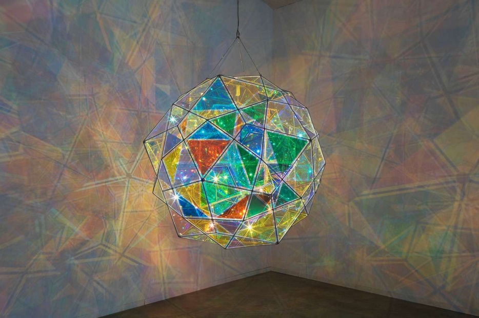 Olafur Eliasson, “Firefly doublesphere experiment”, 2020
