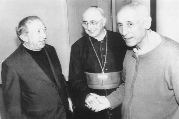 Il cardinale Giacomo Biffi tra don Luigi Giussani (a sinistra) e don Giuseppr Dossetti