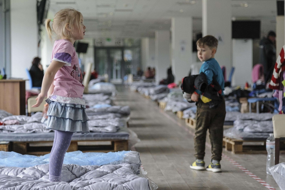 Sono soprattutto donne e bambini i rifugiati ospitati nelle scuole di Leopoli