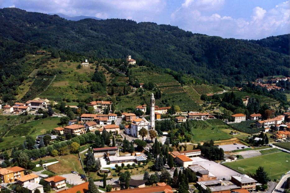 Sotto il Monte (Bergamo): veduta panoramica del paese natale di Giovanni XXIII