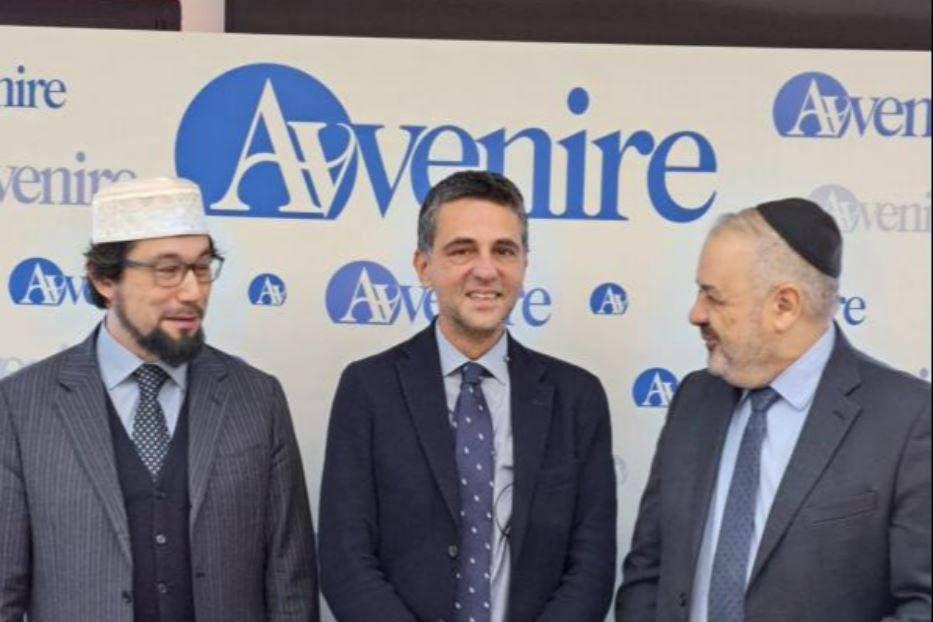 L'imam Pallavicini e il rabbino Arbib insieme al direttore di Avvenire, Marco Girardo