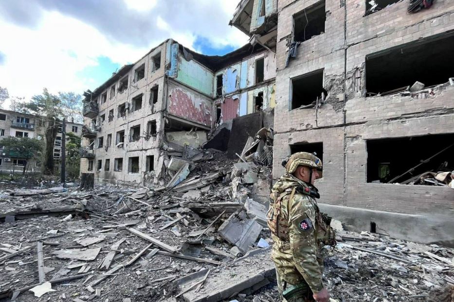 I bombardamenti e la distruzione ad Avdiivka, la cittadina nella regione di Donetsk che è il nuovo epicentro degli scontri
