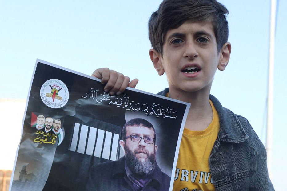 Manifestazioni spontanee in Cisgiordania dopo la notizia della morte in carcere di Jader Adnan, membro della Jihad islamica, da 86 giorni in sciopero della fame. I familiari di Adnan vivono vicino a Jenin