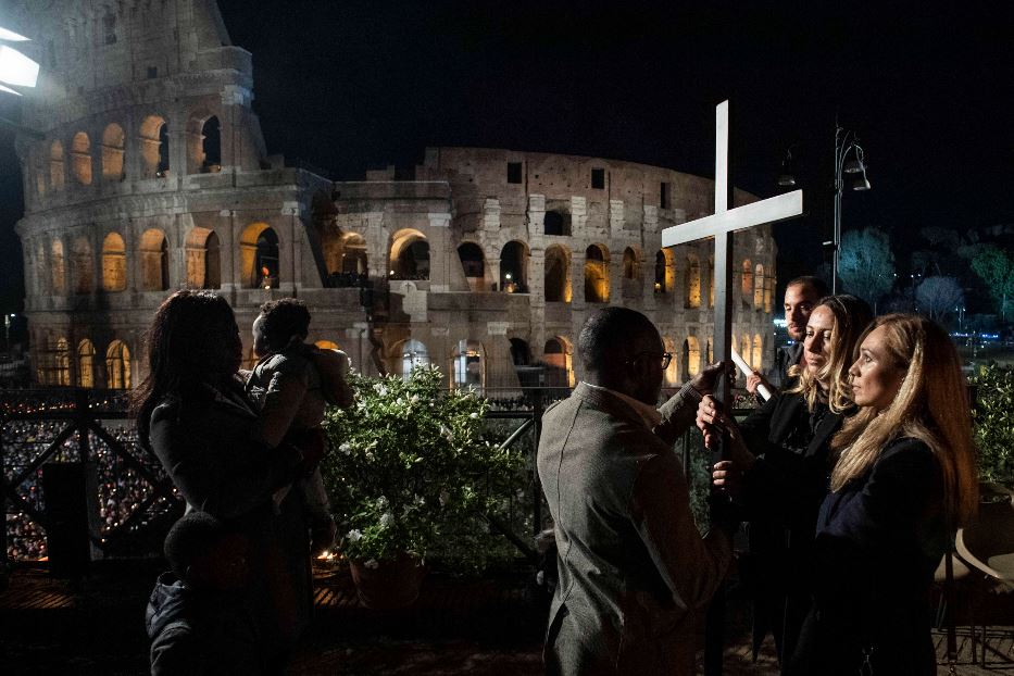 Il rito della Via Crucis al Colosseo