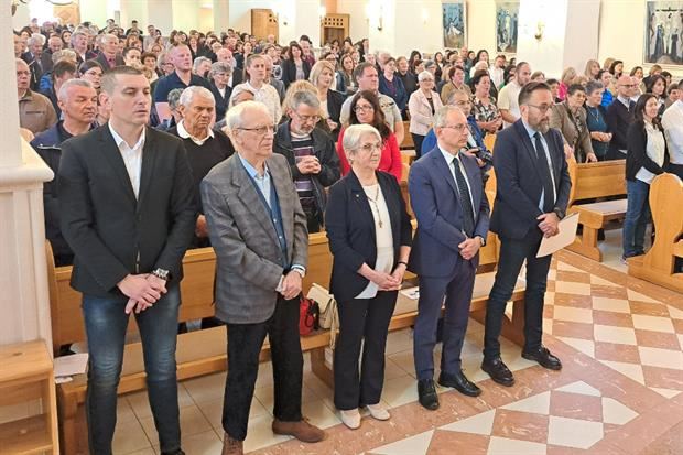La Messa in memoria di Sergio Lana, Fabio Moreni e Guido Puletti, presieduta dal cardinale Vinko Puljic nella chiesa di Gornji Vakuf