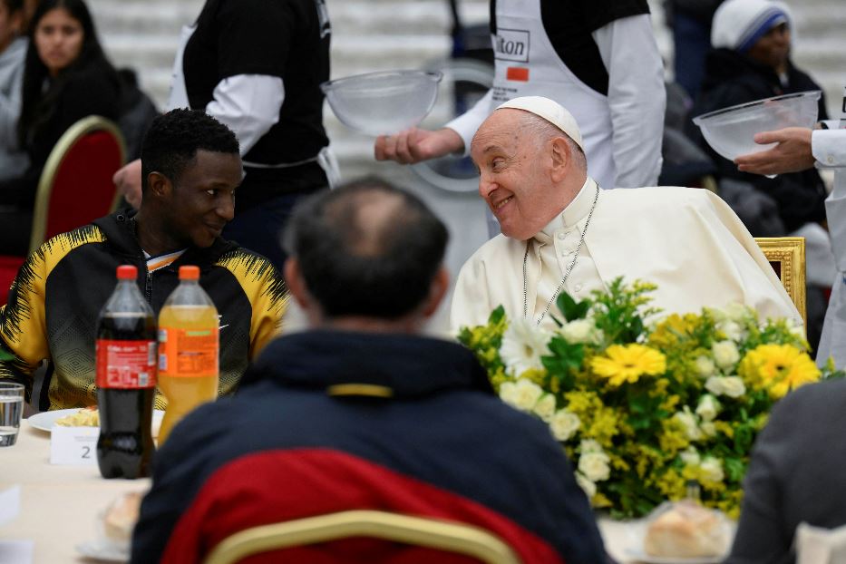Il pranzo del Papa con i poveri in Aula Paolo VI nella Giornata dei poveri, 19 novembre 2023