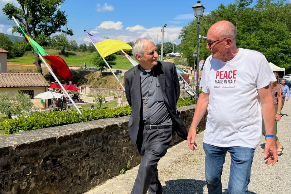 Il cardinale Matteo Zuppi con Franco Vaccari, fondatore di Rondine-Cittadella della pace