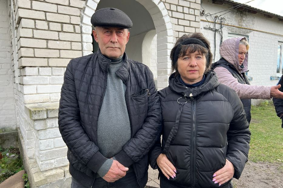 Valeriy Kozyr e la moglie Liuba a cui il missile russo ha ucciso la figlia di 36 anni, il genero e i suoceri