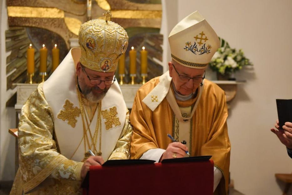 L’arcivescovo maggiore di Kiev, Sviatoslav Shevchuk, con il cardinale segretario di Stato vaticano, Pietro Parolin