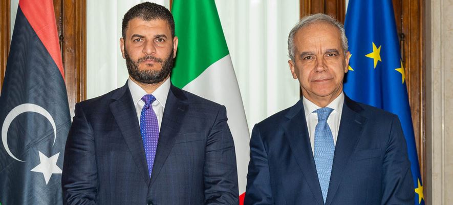 A sinistra, il ministro dell'interno libico Trabelsi con il ministro dell'Interno italiano, Piantedosi