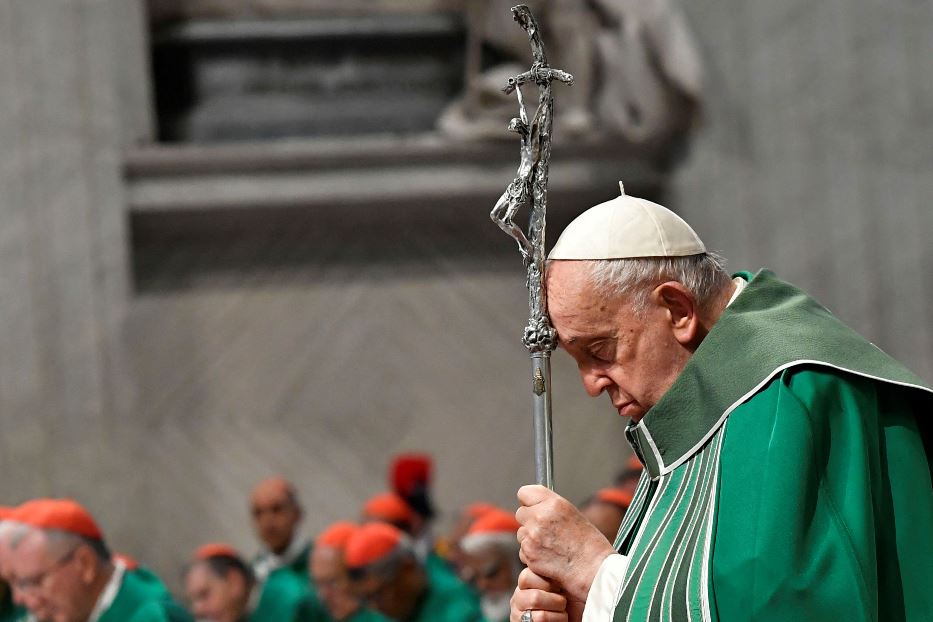 Il Papa durante la Messa di chiusura del Sinodo