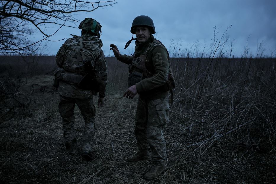 I militari al fronte nella regione di Kharkiv