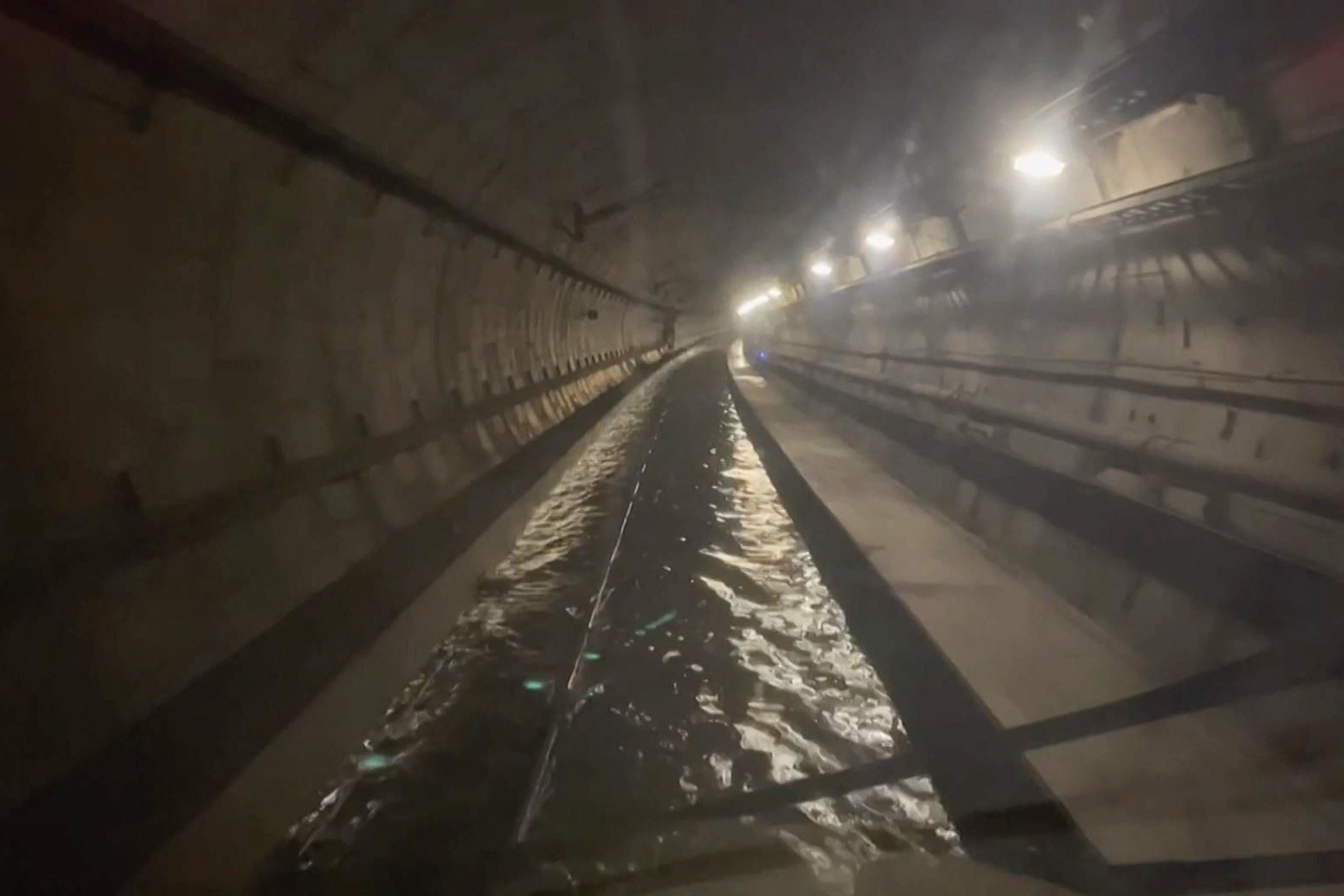 Il tunnel allagato a Ebbsfleet nel Kent