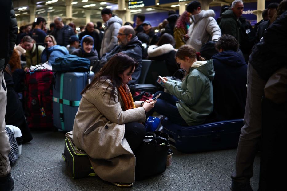 L'attesa dei passeggeri a St Pancras  nella capitale britannica