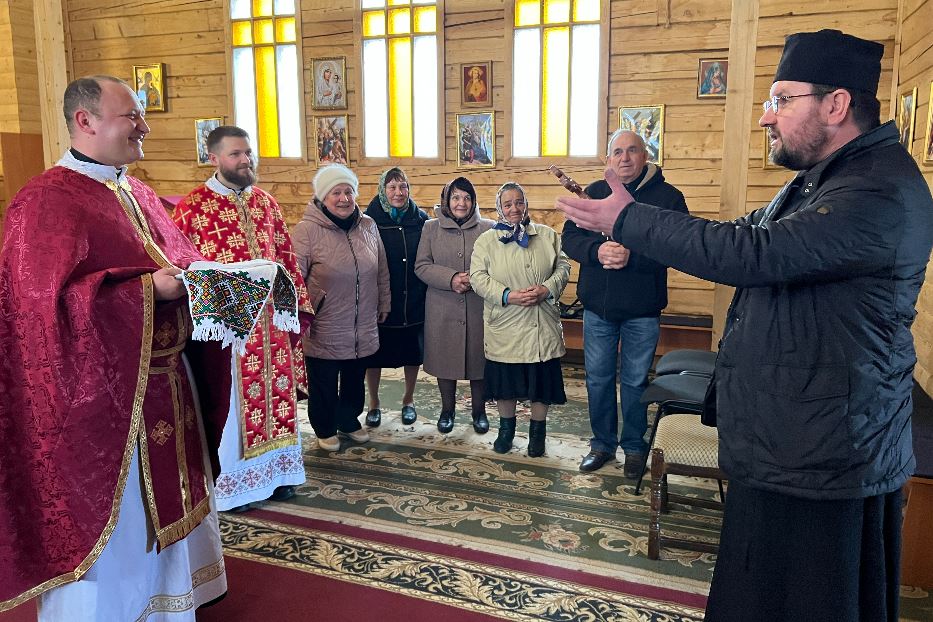 Il vescovo Maksym Ryabukha nella parrocchia greco-cattolica di Kramatorsk