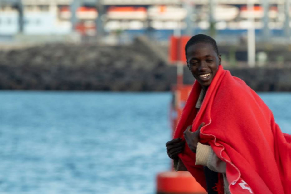 Un giovane migrante salvato dal mare
