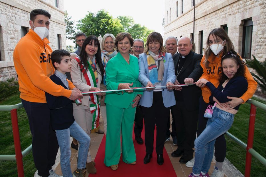 L'inaugurazione dell'Istituto Serafico di Assisi