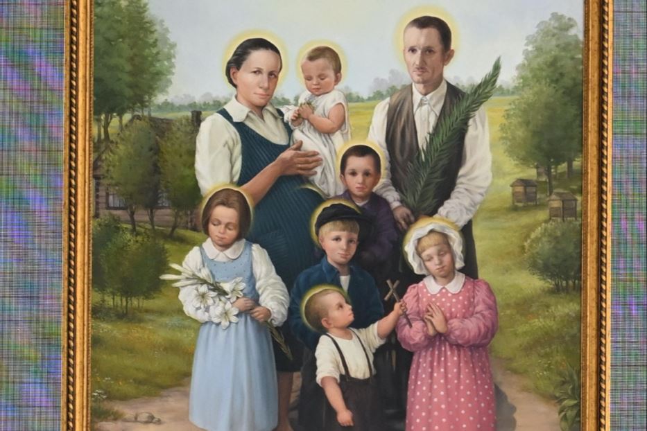Un dipinto raffigurante la famiglia sterminata dai nazisti