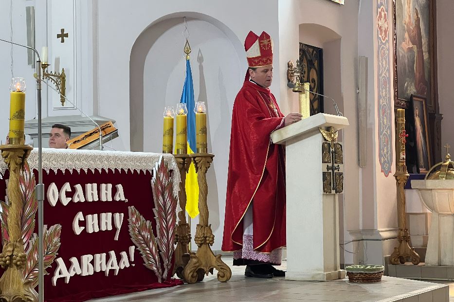 Il vescovo di Kharkiv-Zaporizhzhia, Pavlo Honcharuk, durante la Messa delle Palme