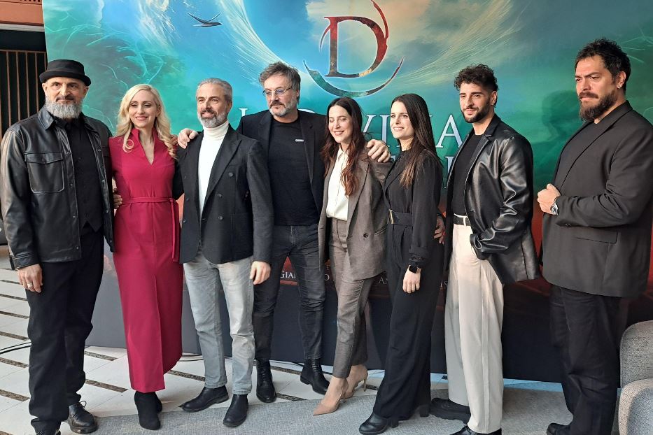 Il cast del musical 'La Divina Commedia' in conferenza stampa al Teatro Arcimboldi di Milano