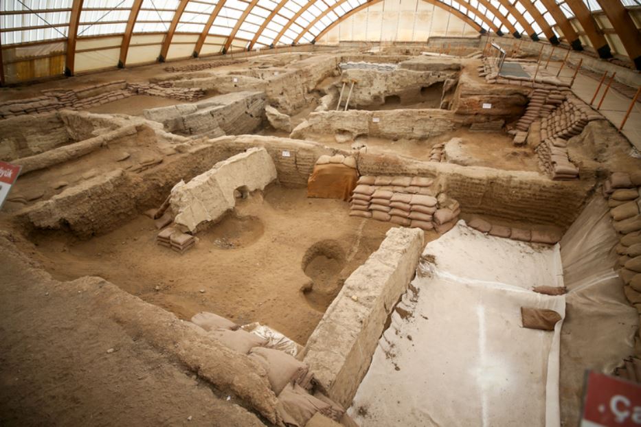 Lo scavo nel sito neolitico di Çatalhöyük in Anatolia