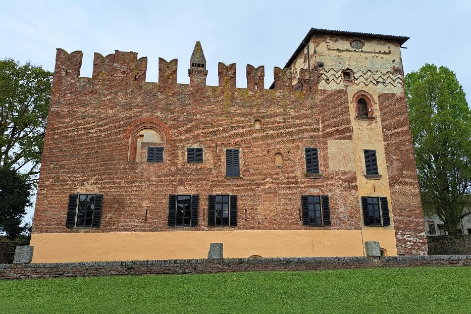 Il Castello Gallarati Scotti a Cozzo (Pavia)