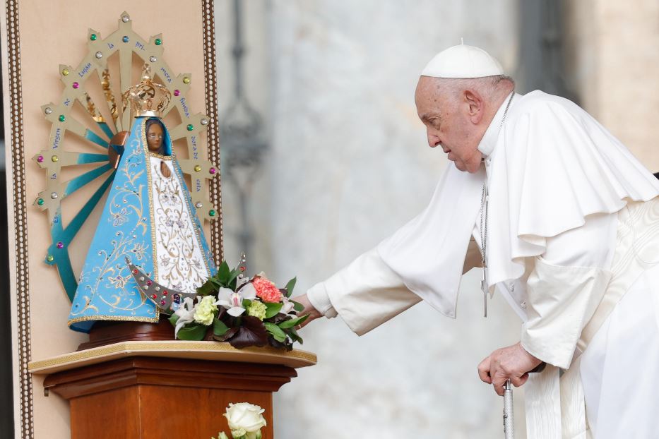 L'omaggio del Papa alla Vergine Maria