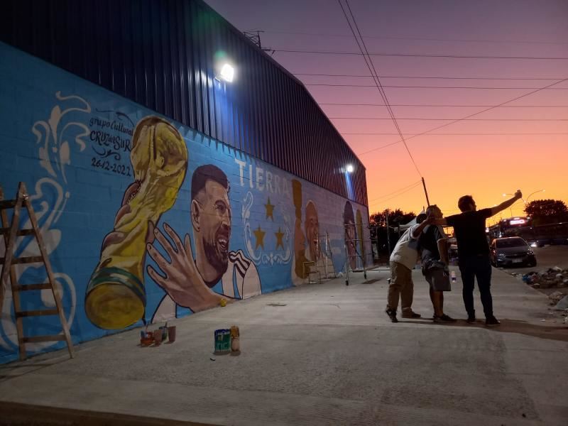 Alcuni dei murales realizzati dal gruppo Cruz del sur nelle “villas miserias” attorno a Buenos Aires