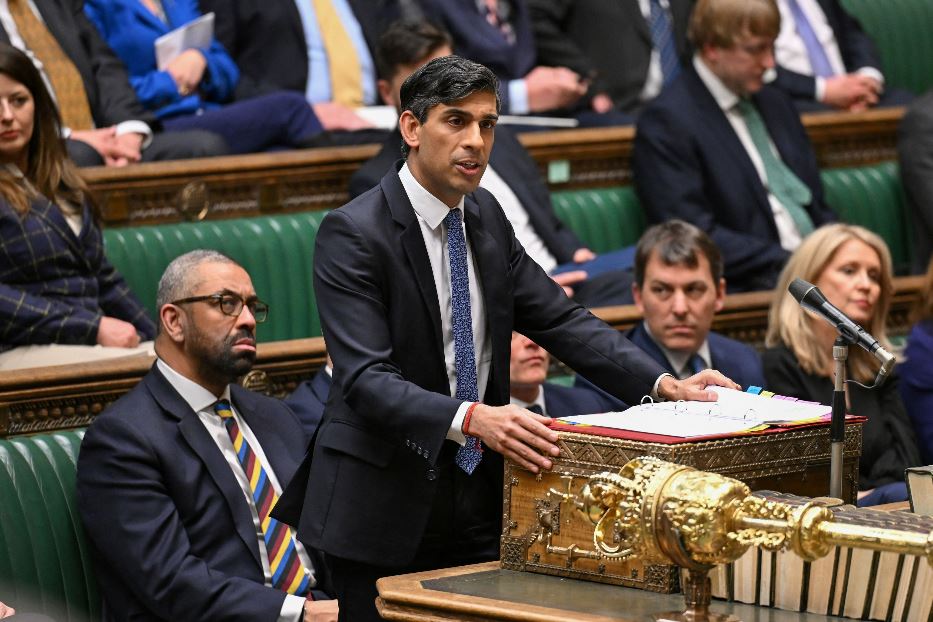 Il premier britannico Sunak in Parlamento