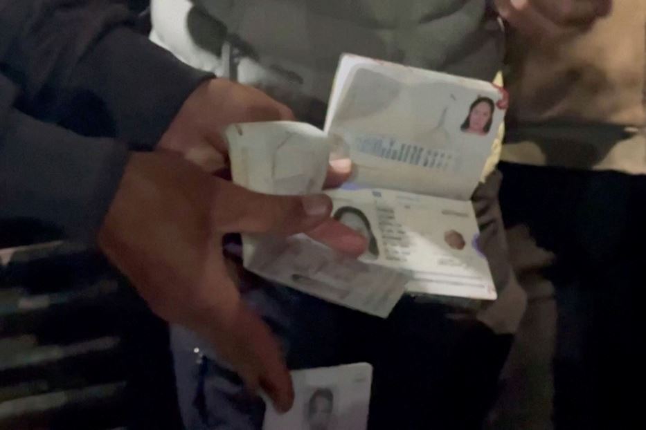 I passaporti degli operatori umanitari rimasti uccisi in un raid a Gaza