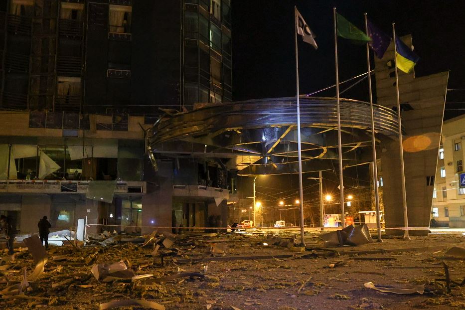 Il Palace Hotel nel centro di Kharkiv bombardato dai russi nei giorni scorsi