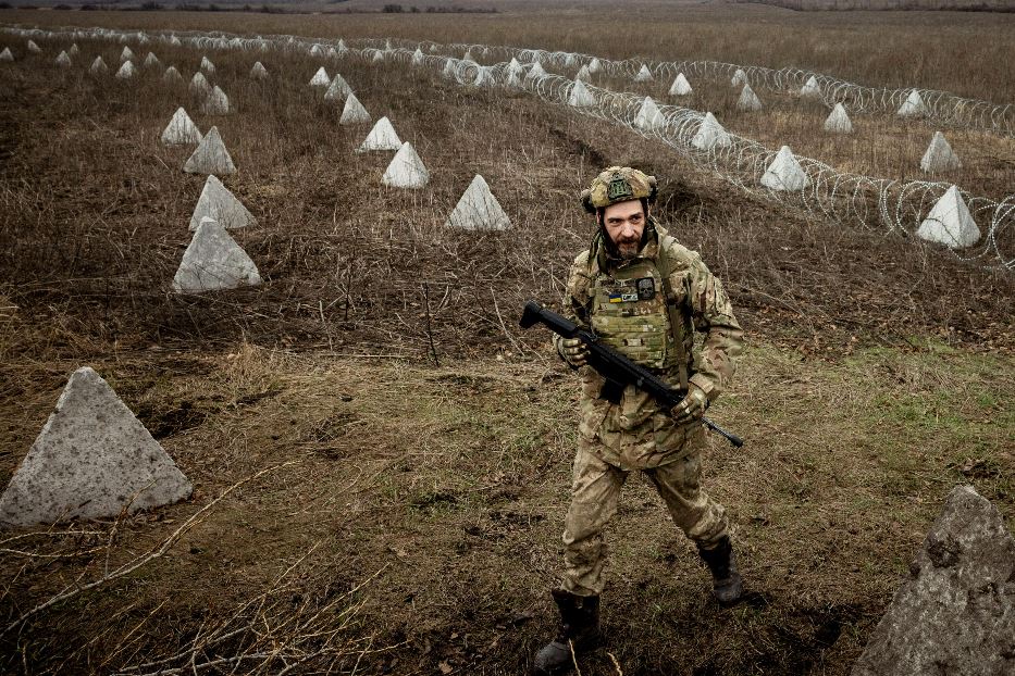 Le trincee ucraine e i campi minati intorno a Kupiansk nella regione di Kharkiv