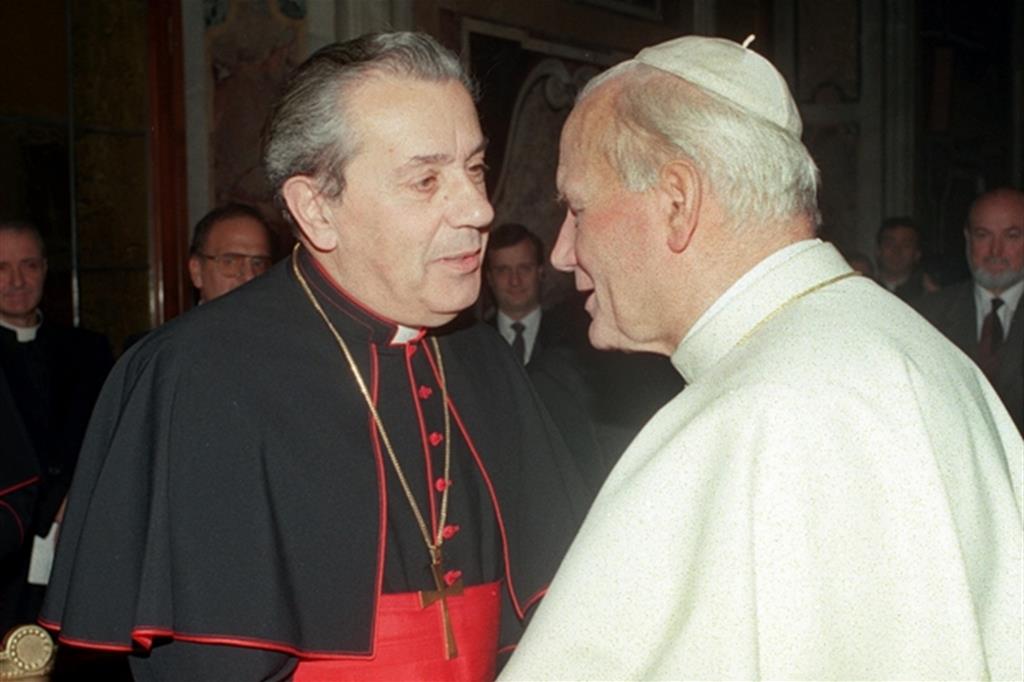 Il cardinale Achille Silvestrini e Giovanni Paolo II il 22 dicembre 1989